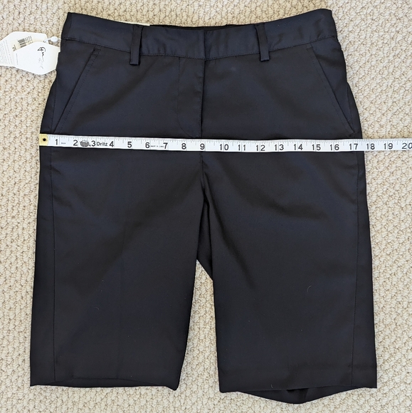 NWT Greg Norman WOMEN'S Golf Bermuda Shorts  Small 0/ S Sleek Performance Black - Picture 7 of 9